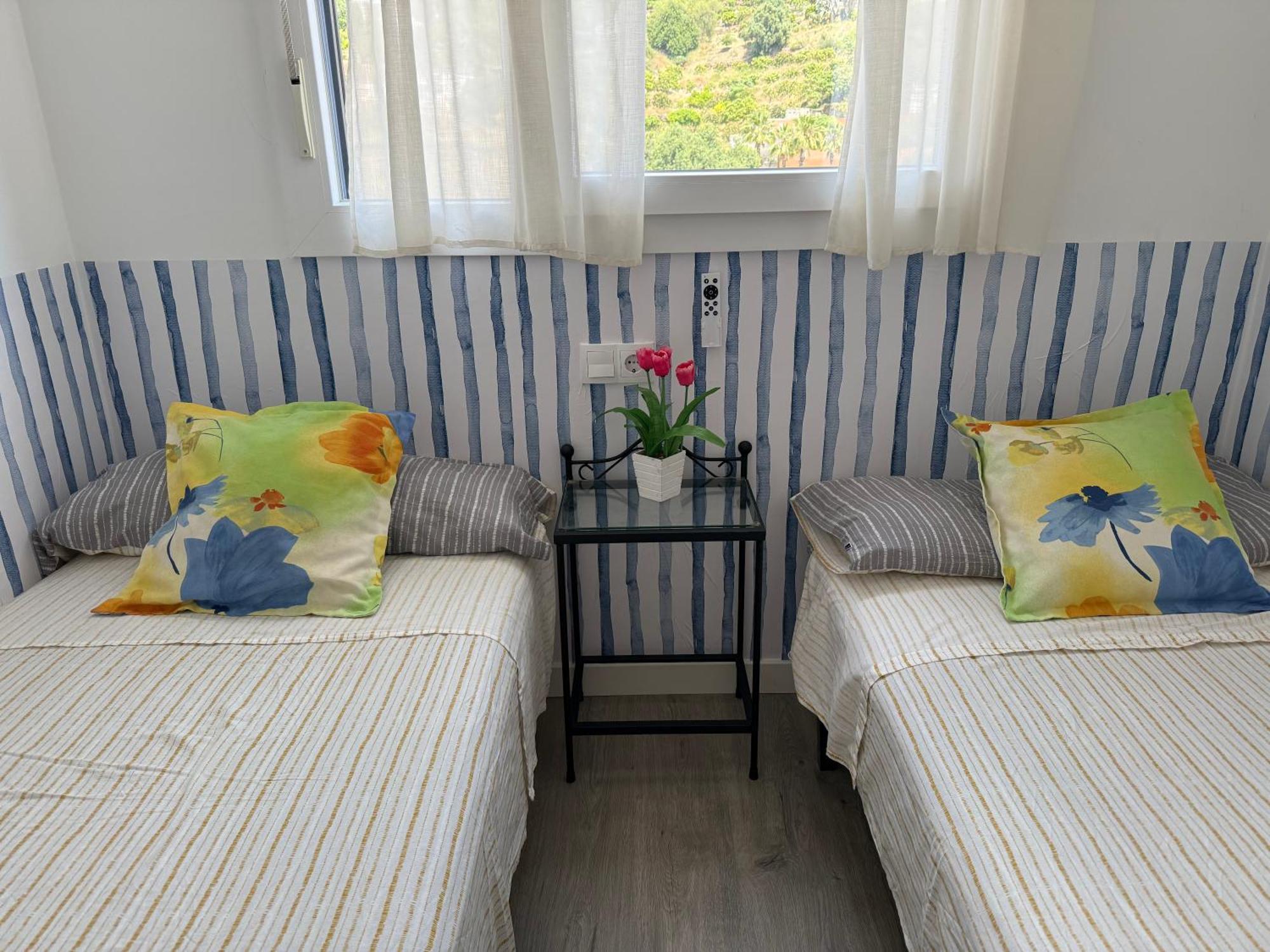 Atico 90m De Terraza, Jacuzzi Privado Y Cargador De Coche Electrico En Cabria, Appartement *